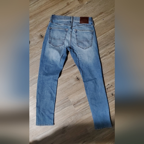 Hollister Jeans - Picture 2 of 2